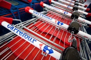 23.12.2015* Carrefour compra rede de supermercados da Romênia