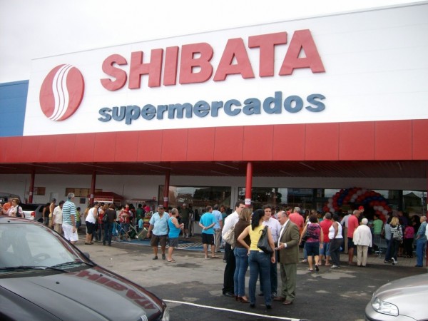 06.08.2014 * Shibata investe R$ 15 milhões em reinauguração de loja em Jacareí