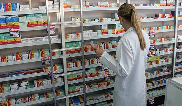 26.07.2018 * Brasileiros têm alta confiança no setor farmacêutico