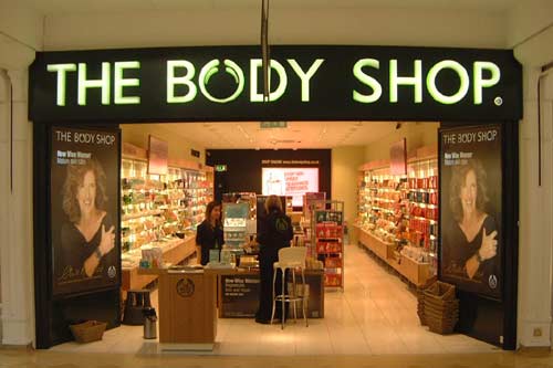 18.11.2014 * The Body Shop abre loja no Brasil