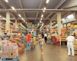 Canal Alimentar em 2023: Atacarejos ultrapassam supermercados e crescem 7,8%