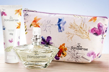 19.03.2015 * Jequiti lança Kit Florasense para o Dia das Mães com a versão Florasense em miniatura