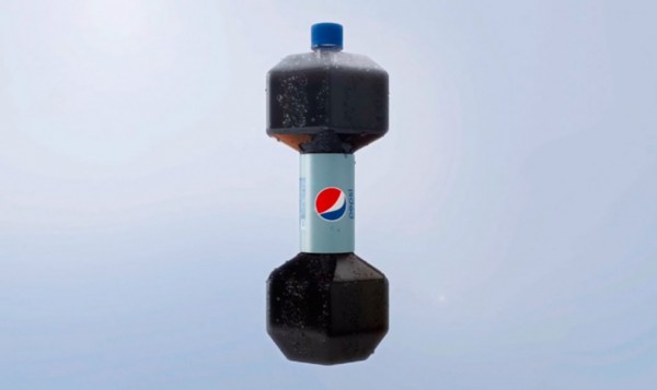 18.08.2017* A Pepsi Light e sua embalagem de peso de academia