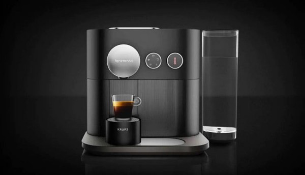 13.09.2017* Nova Nespresso Expert permite pedir café pelo celular