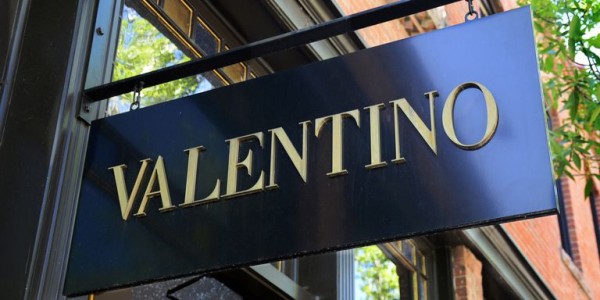 28.05.2018* Valentino fecha parceria com L’Oréal para produzir perfumes e produtos de beleza