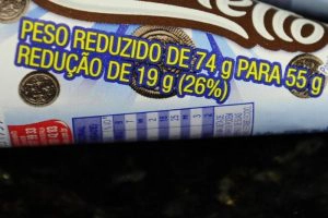 Empresa precisa avisar aos clientes quando reduzir embalagens de produtos