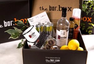 Diageo lança TheBar.Box que oferece experiência da coquetelaria em casa