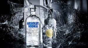 Absolut Vodka atinge a meta de 50% de material reciclado quatro anos antes do previsto