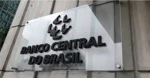 Banco Central diz que “surpresa positiva” melhorou sua projeção para a economia brasileira