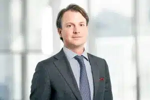O novo CEO do Stoelzle Glass Group, Dr. August Grupp, sobre investimentos, projetos piloto e expansão de produtos