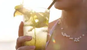 Consumo de bebidas deve gerar um faturamento de R$ 1 bilhão no verão de 2024