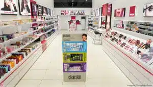 Avon abrirá primeiras lojas franqueadas na Romênia