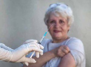 Takeda investirá até R$ 11,2 bilhões em vacina contra Alzheimer