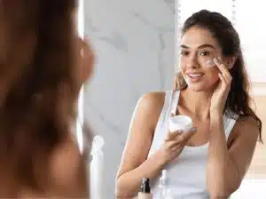 Mercado global de skincare deve atingir US$ 220,75 bilhões até 2029, diz estudo