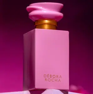 Primacial lança perfume Débora Rocha