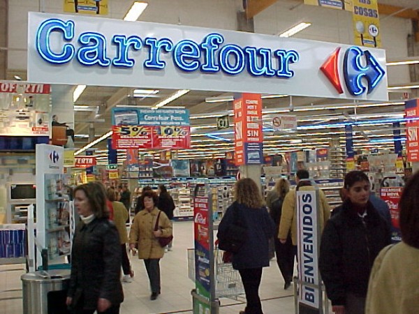 10.12.2014* CEO do Carrefour é contra a abertura de hipermercados aos domingos na França